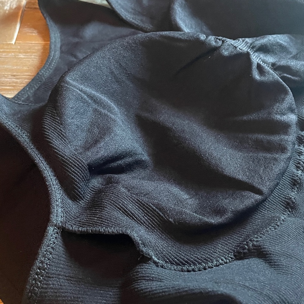 Camishaper Padded Tank🖤 - Picture 13 of 13